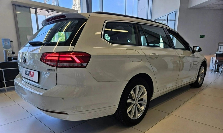 Volkswagen Passat cena 55900 przebieg: 157350, rok produkcji 2016 z Brok małe 631